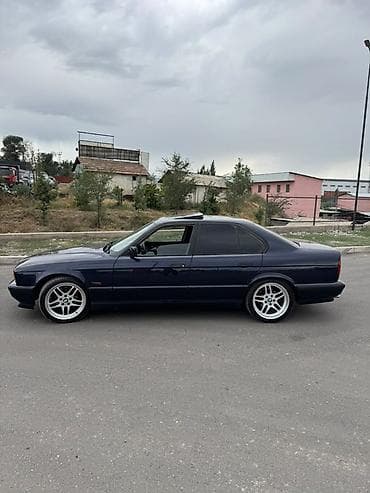 BMW 5 series: 1994 г., 2 л, Механика, Бензин, Седан at lalafo.kg BMW 5 series: 1994 г., 2 л, Механика, Бензин, Седан