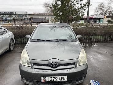 Toyota Corolla Verso: 2007 г., 2.2 л, Механика, Дизель, Минивэн at lalafo.kg Toyota Corolla Verso: 2007 г., 2.2 л, Механика, Дизель, Минивэн