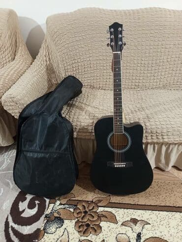 Акустическая гитара с вырезом (cutaway) + чехол - Формат: dreadnought at lalafo.kg Акустическая гитара с вырезом (cutaway) + чехол - Формат: dreadnought