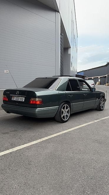 Mercedes-Benz E-Class: 1993 г., 3.2 л, Автомат, Бензин, Седан at lalafo.kg Mercedes-Benz E-Class: 1993 г., 3.2 л, Автомат, Бензин, Седан