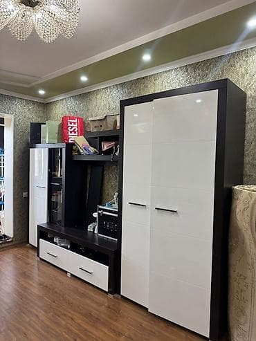 Гарнитур для зала, Шкаф, Ткань, текстиль, цвет - Белый at lalafo.kg Гарнитур для зала, Шкаф, Ткань, текстиль, цвет - Белый