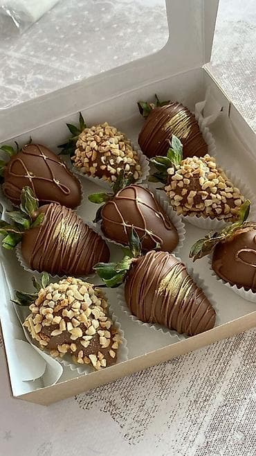 Клубника в бельгийском шоколаде — наборы для подарка и сладкого стола at lalafo.kg Клубника в бельгийском шоколаде — наборы для подарка и сладкого стола