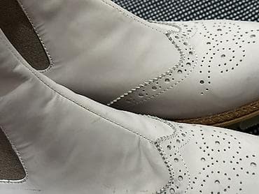 Женские челси с брогированием - Цвет: молочный (айвори) - Материал at lalafo.kg Женские челси с брогированием - Цвет: молочный (айвори) - Материал