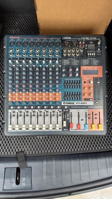 Б/у, Концертный, Есть усилитель, Каналов: 1, Разъем: Jack, Есть эквалайзер at lalafo.kg Б/у, Концертный, Есть усилитель, Каналов: 1, Разъем: Jack, Есть эквалайзер