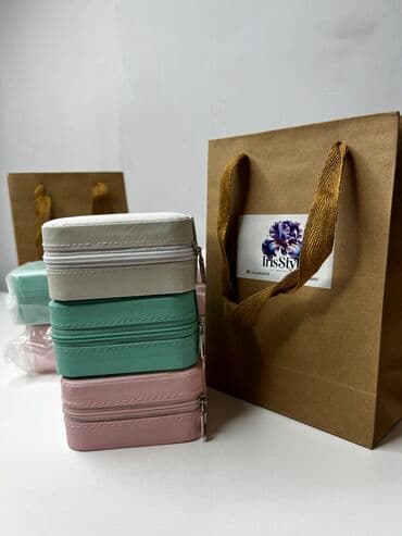 Косметичка, Материал: Комбинированный материал, Женские, Новый at lalafo.kg Косметичка, Материал: Комбинированный материал, Женские, Новый