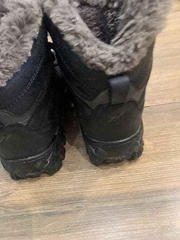 Зимние ботинки с мехом - Цвет: черный - Тип: высокие утепленные at lalafo.kg Зимние ботинки с мехом - Цвет: черный - Тип: высокие утепленные
