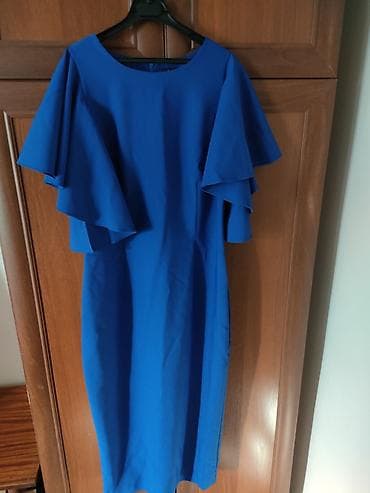 Вечернее платье, Коктейльное, Длинная модель, С рукавами, M at lalafo.kg Вечернее платье, Коктейльное, Длинная модель, С рукавами, M