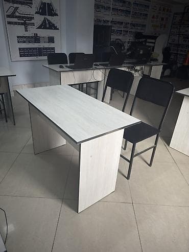 Продаются школьные парты со стульями. В наличии более 20 комплектов at lalafo.kg Продаются школьные парты со стульями. В наличии более 20 комплектов