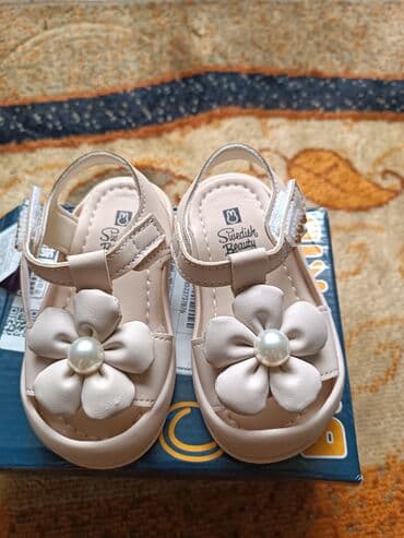 Продаю босоножки
Абсолютно новые at lalafo.kg Продаю босоножки
Абсолютно новые