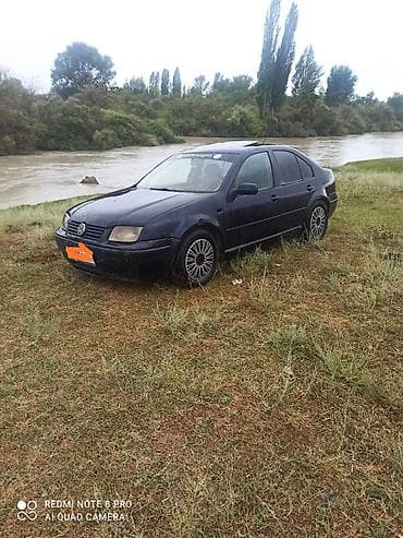 Volkswagen Bora: 2001 г., 2 л, Автомат, Бензин, Седан at lalafo.kg Volkswagen Bora: 2001 г., 2 л, Автомат, Бензин, Седан