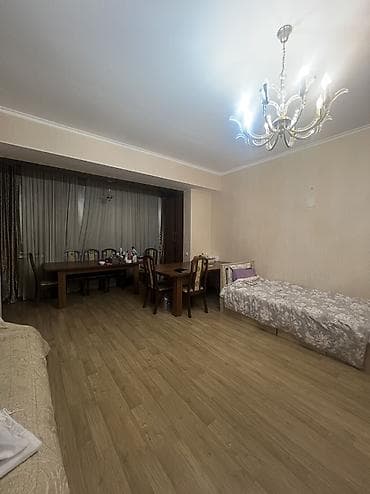 Сдаётся светлая меблированная комната Только девочкам можно 2ум на at lalafo.kg Сдаётся светлая меблированная комната Только девочкам можно 2ум на