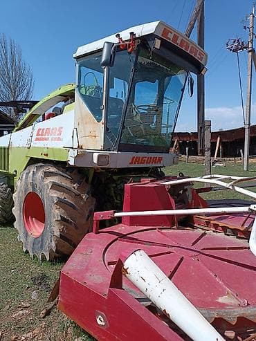 Продам комбайн, силосный класс ягуар 690 SL. Двигатель привозной at lalafo.kg Продам комбайн, силосный класс ягуар 690 SL. Двигатель привозной