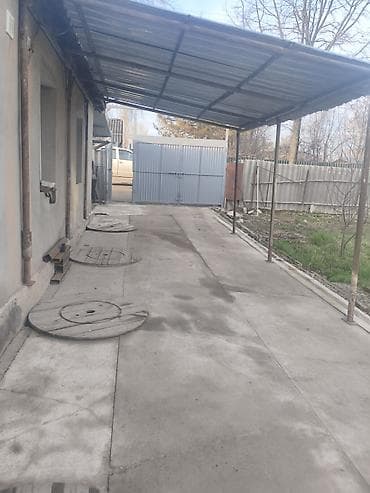 Продается дом две спальни,залбольшая кухня,сан узел и две прихожки at lalafo.kg Продается дом две спальни,залбольшая кухня,сан узел и две прихожки