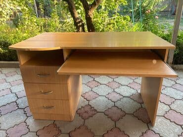 Компьютерный стол, С полками at lalafo.kg Компьютерный стол, С полками