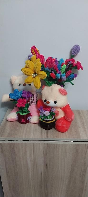 Букеты и композиции из цветов - Ассортимент: тюльпаны разных оттенков at lalafo.kg Букеты и композиции из цветов - Ассортимент: тюльпаны разных оттенков