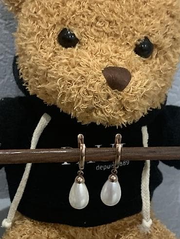 Серьги с подвесками-каплями из белого жемчуга Позолоченный . Проба at lalafo.kg Серьги с подвесками-каплями из белого жемчуга Позолоченный . Проба