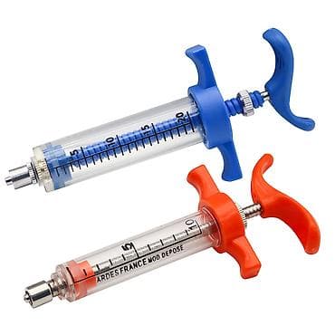 Шприц для вакцинации животных КРС и МРС 10 мм at lalafo.kg Шприц для вакцинации животных КРС и МРС 10 мм