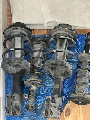 Комплект амортизаторов Subaru 2018 г., Б/у, Оригинал at lalafo.kg Комплект амортизаторов Subaru 2018 г., Б/у, Оригинал