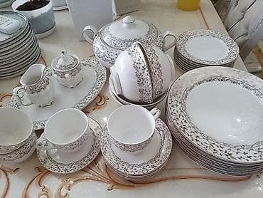 Фарфоровый столовый и чайный сервиз с серебристо‑золотистым at lalafo.kg Фарфоровый столовый и чайный сервиз с серебристо‑золотистым