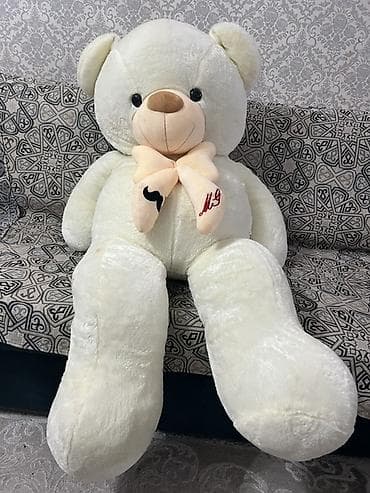 Большой новый плюшевый мишка. 165 см - Цвет: молочно‑белый at lalafo.kg Большой новый плюшевый мишка. 165 см - Цвет: молочно‑белый
