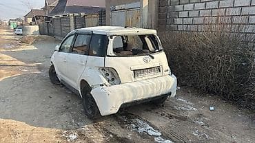 Datsun: Toyota ist (1-е поколение), правый руль, хэтчбек 5 дв., белый цвет at lalafo.kg — 1 Datsun: Toyota ist (1-е поколение), правый руль, хэтчбек 5 дв., белый цвет — 1