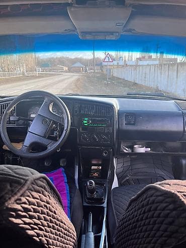 Volkswagen Passat: 1992 г., 2 л, Бензин, Универсал at lalafo.kg Volkswagen Passat: 1992 г., 2 л, Бензин, Универсал