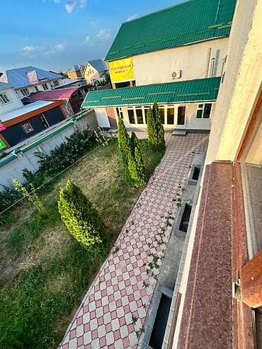 Продается большой двухэтажный дом в ж/м Алтын-Ордо. Площадь дома — 268 at lalafo.kg Продается большой двухэтажный дом в ж/м Алтын-Ордо. Площадь дома — 268