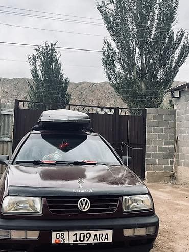 Volkswagen Vento: 1992 г., 1.8 л, Механика, Бензин, Седан at lalafo.kg Volkswagen Vento: 1992 г., 1.8 л, Механика, Бензин, Седан
