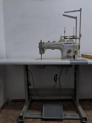 Швейная машина Jack, Вышивальная, Оверлок, Коверлок, Полуавтомат at lalafo.kg Швейная машина Jack, Вышивальная, Оверлок, Коверлок, Полуавтомат