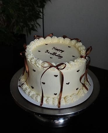 Торт «Happy Birthday» с кремовым оформлением - Классический круглый at lalafo.kg Торт «Happy Birthday» с кремовым оформлением - Классический круглый