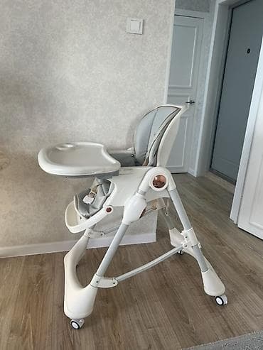 Детский стульчик для кормления. - Цвет: белый с серыми вставками и at lalafo.kg Детский стульчик для кормления. - Цвет: белый с серыми вставками и