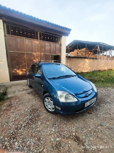 Honda Civic: 2003 г., 1.6 л, Механика, Бензин, Хэтчбэк at lalafo.kg Honda Civic: 2003 г., 1.6 л, Механика, Бензин, Хэтчбэк