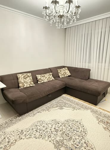 Угловой диван, C подушками at lalafo.kg Угловой диван, C подушками