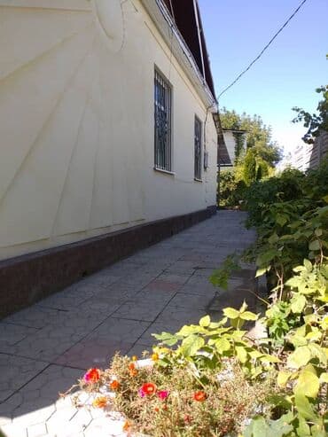 Дом, 70 м², 4 комнаты, Риэлтор at lalafo.kg Дом, 70 м², 4 комнаты, Риэлтор