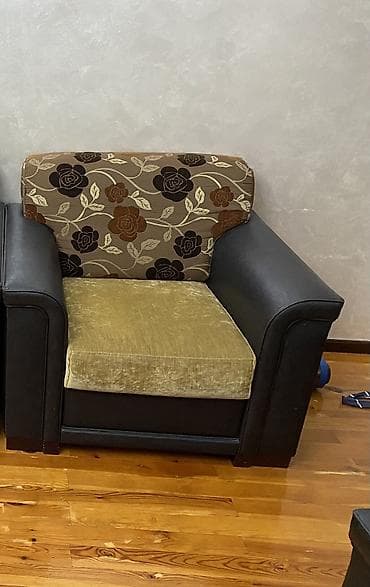 Комплект мягкой мебели, Б/у, Самовывоз, цвет - Коричневый at lalafo.kg Комплект мягкой мебели, Б/у, Самовывоз, цвет - Коричневый
