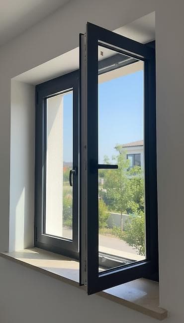 Алюминиевое окно/створка с двойным стеклопакетом - Материал профиля at lalafo.kg Алюминиевое окно/створка с двойным стеклопакетом - Материал профиля