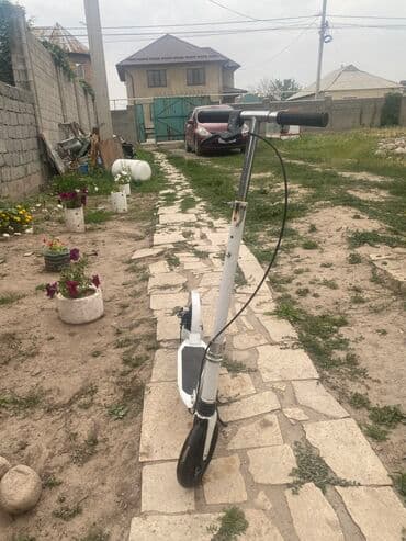 Детский самокат, Двухколёсный, Б/у at lalafo.kg Детский самокат, Двухколёсный, Б/у