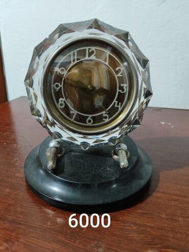 Настольные часы Маяк с граненым хрустальным корпусом и черным at lalafo.kg Настольные часы Маяк с граненым хрустальным корпусом и черным