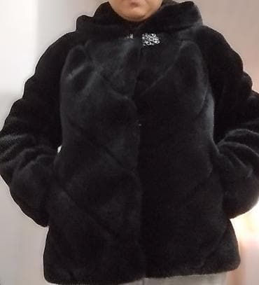 Шуба, Песец, Короткая модель, С капюшоном, L at lalafo.kg Шуба, Песец, Короткая модель, С капюшоном, L
