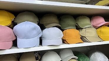 Бейсболки однотонные классические - Модель: 6-клинка с жестким at lalafo.kg Бейсболки однотонные классические - Модель: 6-клинка с жестким