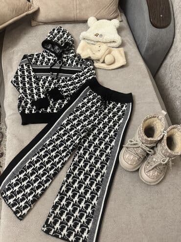 Комплект, цвет - Бежевый, Б/у at lalafo.kg Комплект, цвет - Бежевый, Б/у