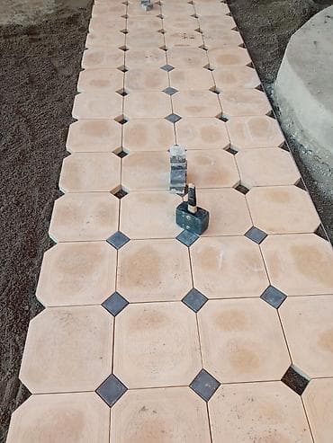 Тротуарная плитка вибролитая. - Формы: восьмиугольник с декоративным at lalafo.kg Тротуарная плитка вибролитая. - Формы: восьмиугольник с декоративным