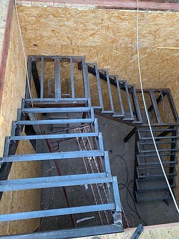 Металлическая лестница Для дома, Бесплатный замер, Форма лестницы: Много-маршевая at lalafo.kg Металлическая лестница Для дома, Бесплатный замер, Форма лестницы: Много-маршевая