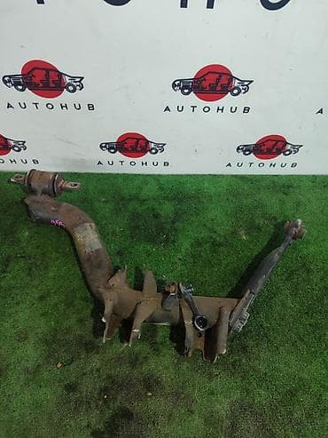 Рычаг подвески HONDA civic SXE10 1.7 2005 (б/у) at lalafo.kg Рычаг подвески HONDA civic SXE10 1.7 2005 (б/у)