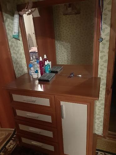 Комод для одежды, Б/у, С зеркалом, цвет - Коричневый, Самовывоз at lalafo.kg Комод для одежды, Б/у, С зеркалом, цвет - Коричневый, Самовывоз