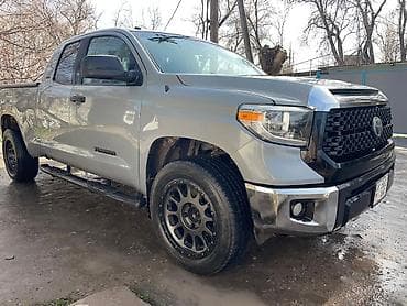 Toyota Тундра: 2019 г., 4.6 л, Автомат, Бензин, Пикап at lalafo.kg Toyota Тундра: 2019 г., 4.6 л, Автомат, Бензин, Пикап