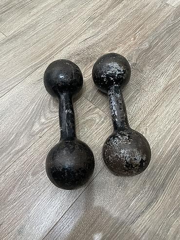 Чугунные гантели 8 кг ×2 (16 кг) олдскульные для дома. Советские at lalafo.kg Чугунные гантели 8 кг ×2 (16 кг) олдскульные для дома. Советские