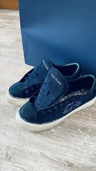 Мужские кроссовки, 42, Dior, Б/у, цвет - Синий, Самовывоз at lalafo.kg Мужские кроссовки, 42, Dior, Б/у, цвет - Синий, Самовывоз