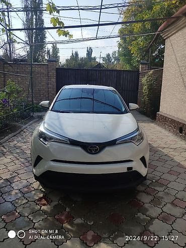 Toyota C-HR: 2018 г., 2 л, Вариатор, Бензин, Кроссовер at lalafo.kg Toyota C-HR: 2018 г., 2 л, Вариатор, Бензин, Кроссовер