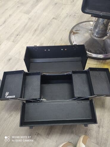 Профессиональный чемодан-органайзер для визажиста/мастера at lalafo.kg Профессиональный чемодан-органайзер для визажиста/мастера